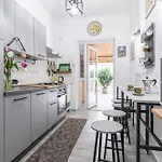 Guesthost - Charming Flat With Terraces X6 Palermo