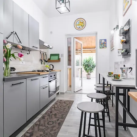 Guesthost - Charming Flat With Terraces X6 Palermo