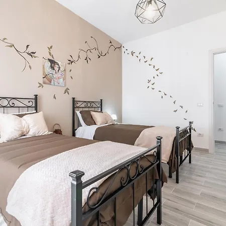 Apartment Guesthost - Charming Flat With Terraces X6